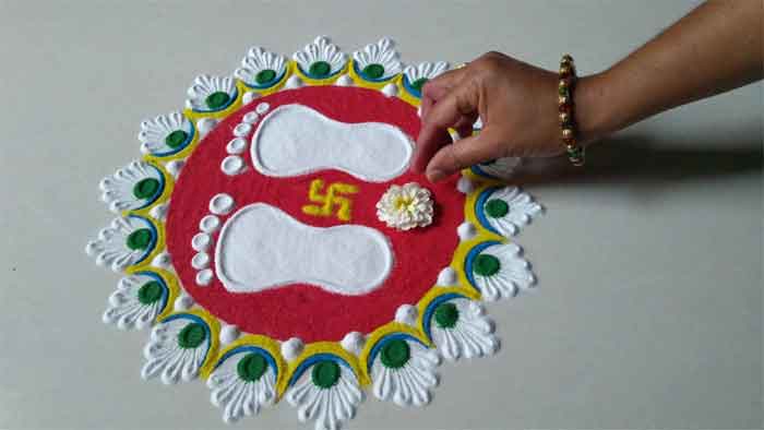 dhanteras-simple-lakshmi-footprints-rangoli