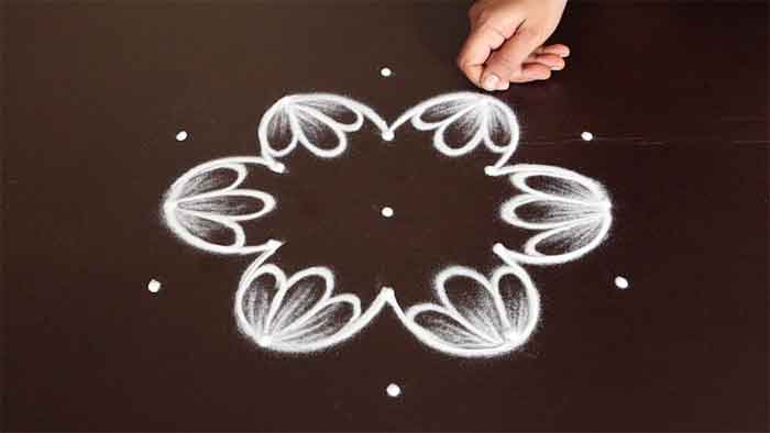 simple rangoli design with dots